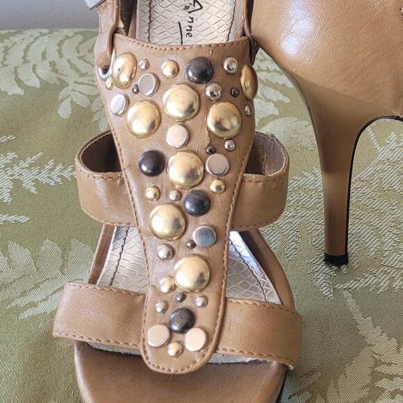 Anne Michelle Heels - Picture 7 of 8